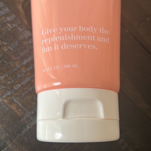 Go-To Skin Party Body Lotion/Cream 6.8 oz. - Picture 3 of 5